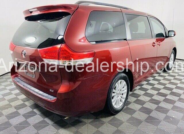 2013 Toyota Sienna XLE full