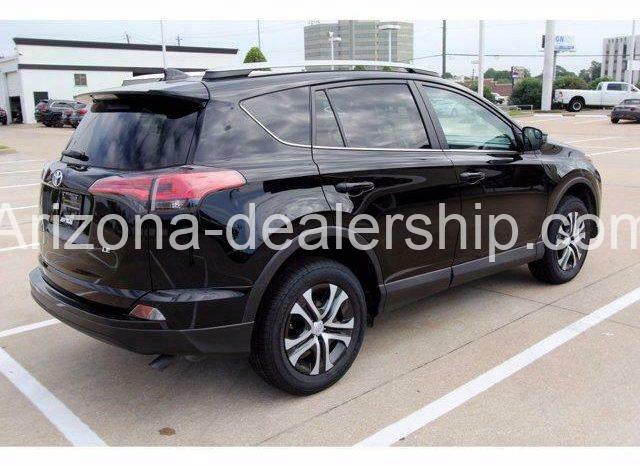 2018 Toyota RAV4 LE FWD full