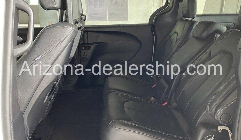 2020 Chrysler Pacifica Touring L Plus full