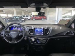 2020 Chrysler Pacifica Touring L Plus full