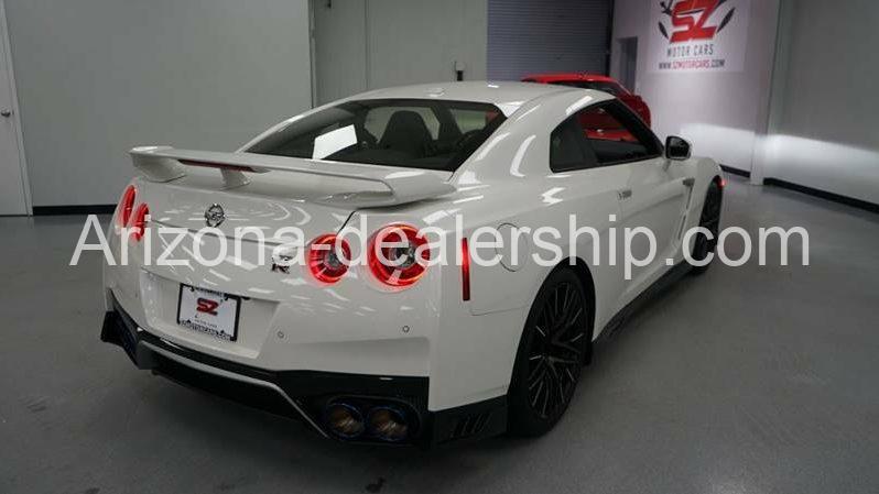 2020 Nissan GT-R full