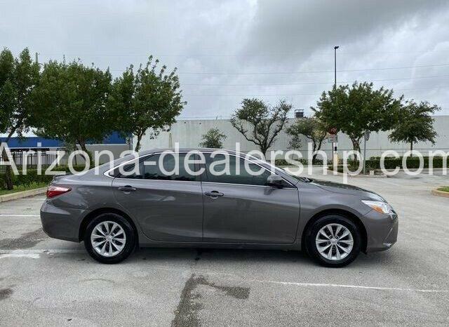 2017 Toyota Camry LE full