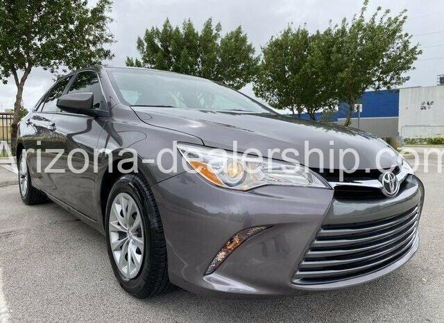 2017 Toyota Camry LE full