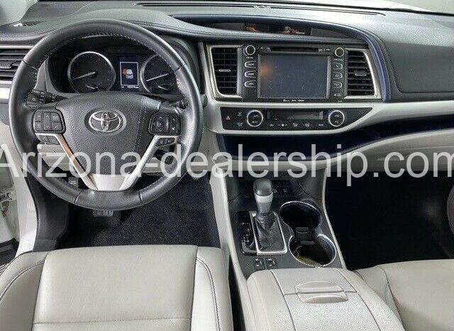 2019 Toyota Highlander XLE full