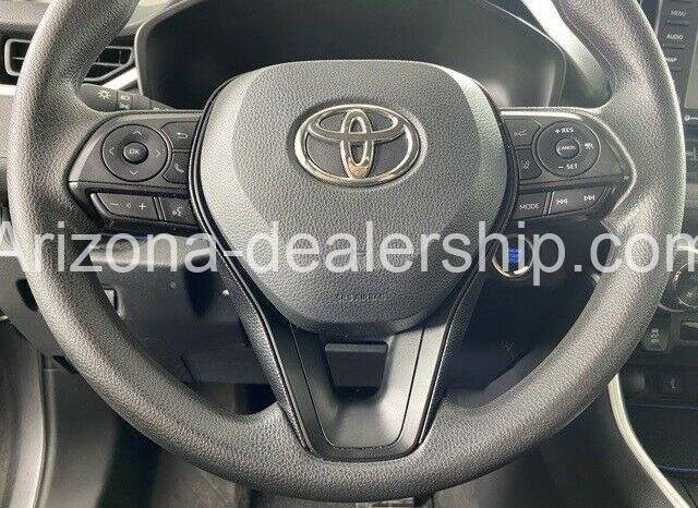 2020 Toyota RAV4 XLE full