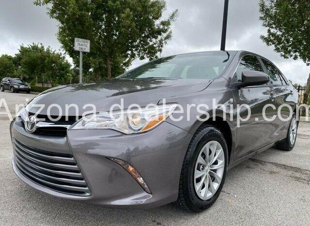 2017 Toyota Camry LE full