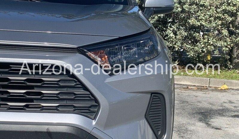 2019 Toyota RAV4 LE full