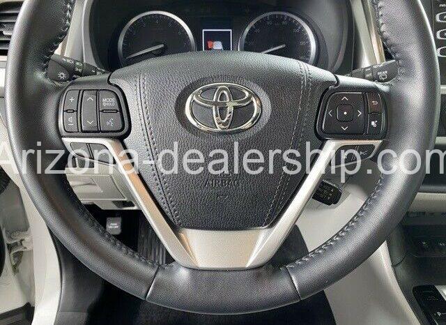 2019 Toyota Highlander XLE full