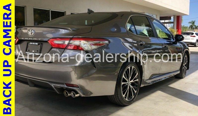 2019 Toyota Camry SE full