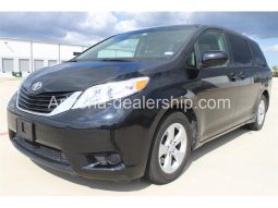 2015 Toyota Sienna LE 8-PASSENGER full