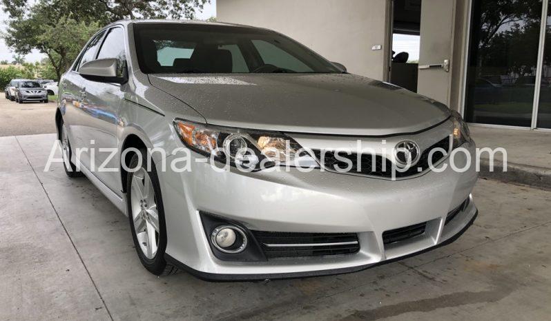 2013 Toyota Camry SE full