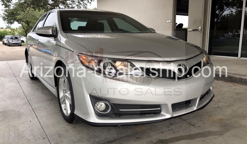 2013 Toyota Camry SE full