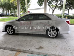 2013 Toyota Camry SE full