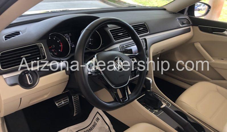 2018 Volkswagen Passat 2.0T R-Line full