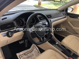 2018 Volkswagen Passat 2.0T R-Line full