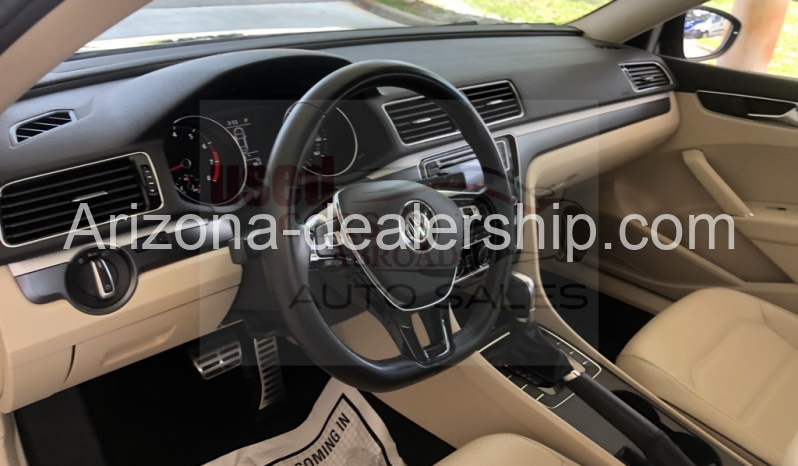 2018 Volkswagen Passat 2.0T R-Line full