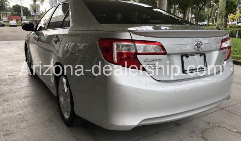 2013 Toyota Camry SE full