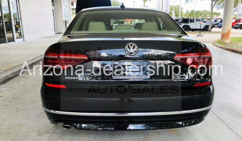 2018 Volkswagen Passat 2.0T R-Line full