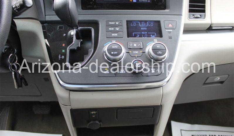 2015 Toyota Sienna LE 8-PASSENGER full