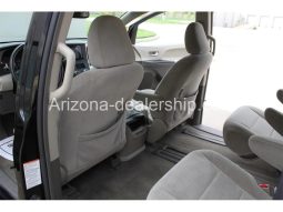 2015 Toyota Sienna LE 8-PASSENGER full