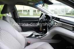 2018 Toyota Camry SE full