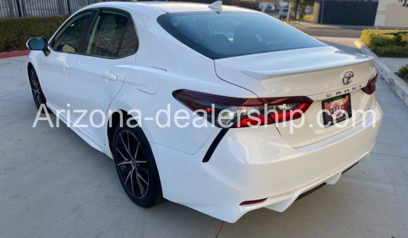 2022 Toyota Camry SE full