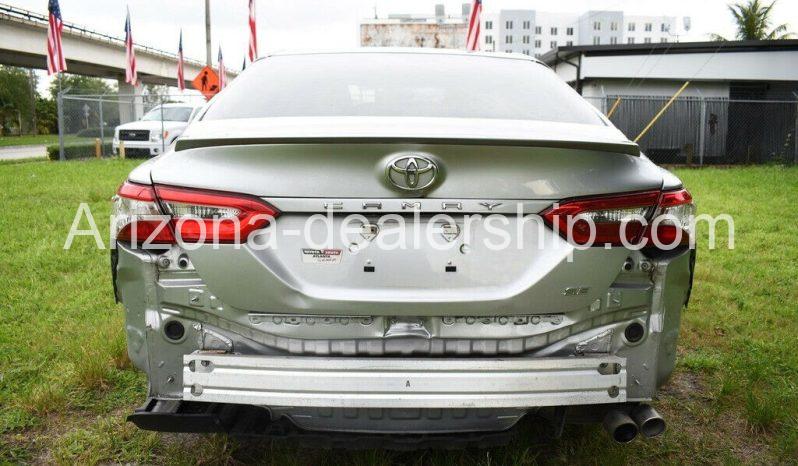 2018 Toyota Camry SE full