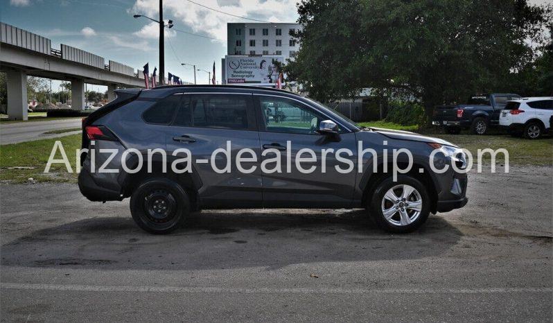 2021 Toyota RAV4 XLE full