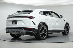 2020 Lamborghini Urus full