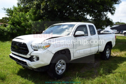 2018 Toyota Tacoma SR full