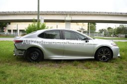 2018 Toyota Camry SE full