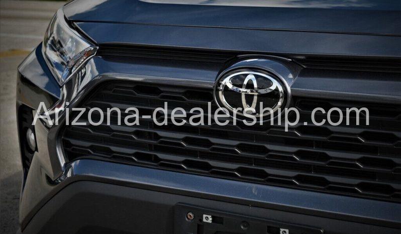 2021 Toyota RAV4 XLE full