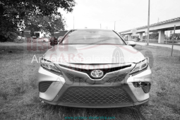 2018 Toyota Camry SE full