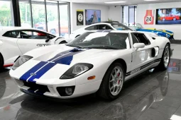 2005 Ford GT 2dr Coupe full