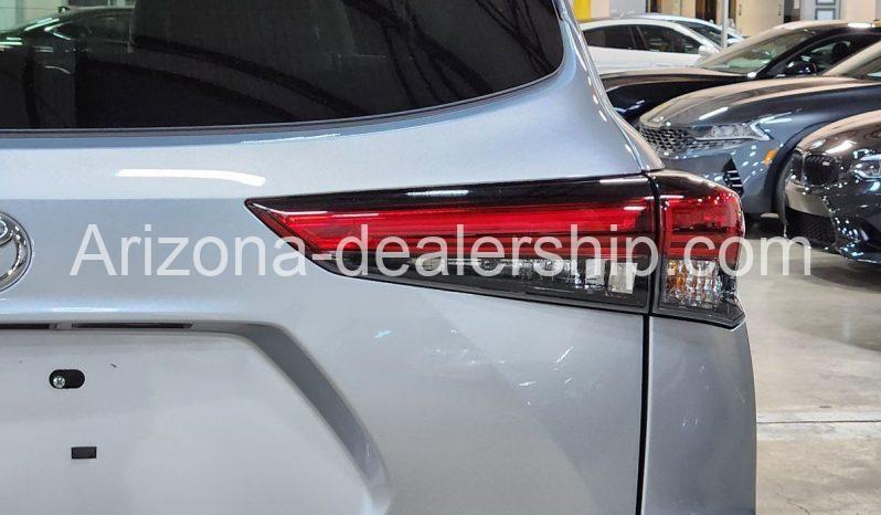 2022 Toyota Highlander XLE full