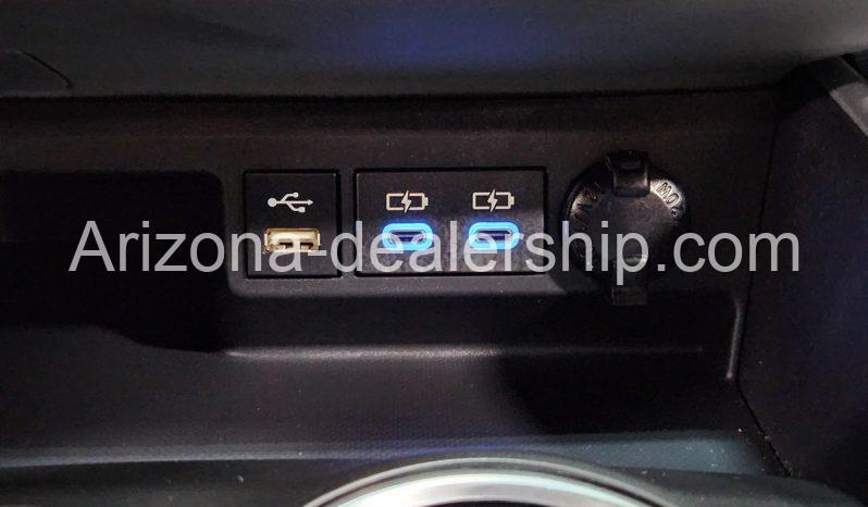 2022 Toyota Highlander XLE full