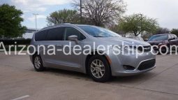 2020 Chrysler Pacifica Touring L full