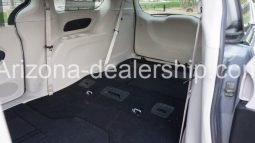 2020 Chrysler Pacifica Touring L full