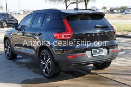 2022 Volvo XC40 R-Design full