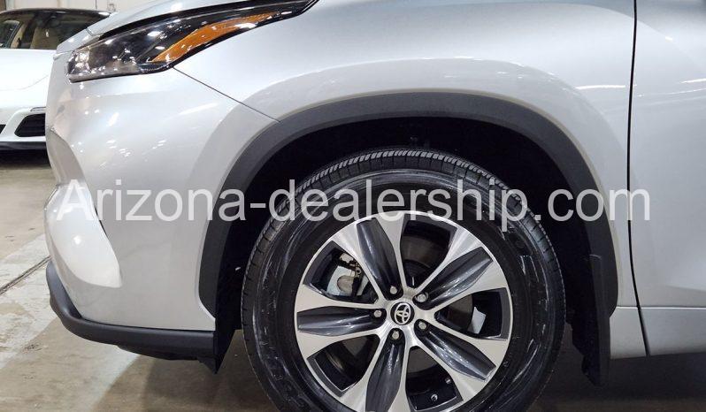 2022 Toyota Highlander XLE full