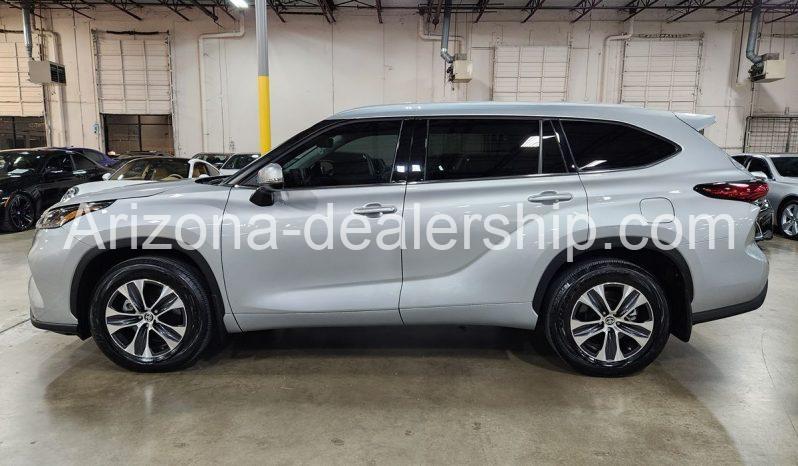 2022 Toyota Highlander XLE full