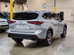 2022 Toyota Highlander XLE full