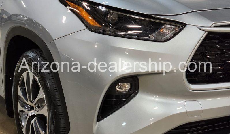 2022 Toyota Highlander XLE full