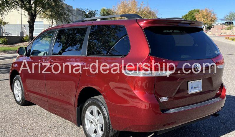 2014 Toyota Sienna LE Power Side-Entry full