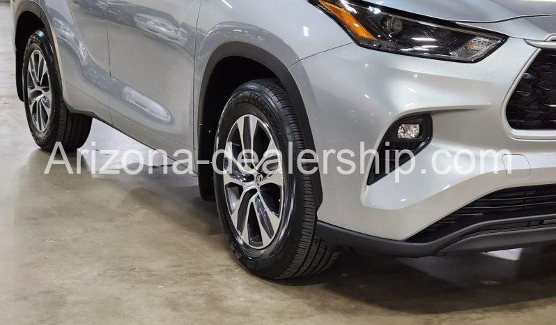 2022 Toyota Highlander XLE full