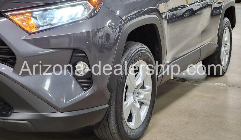 2020 Toyota RAV4 XLE full