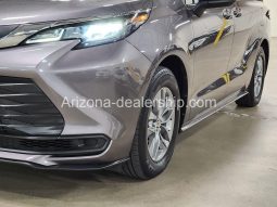 2021 Toyota Sienna LE full