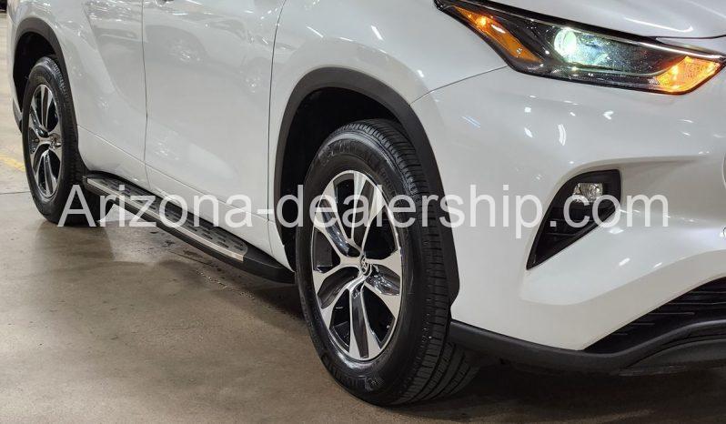 2022 Toyota Highlander XLE full