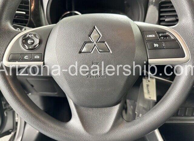 2018 Mitsubishi Outlander ES full