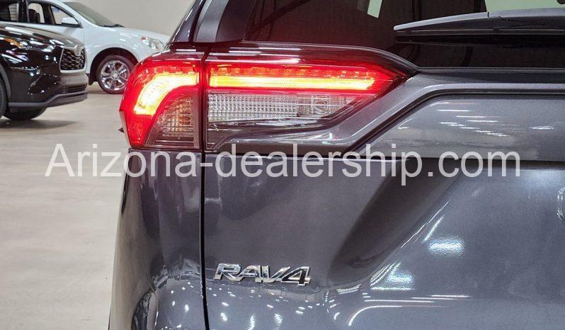 2020 Toyota RAV4 XLE full